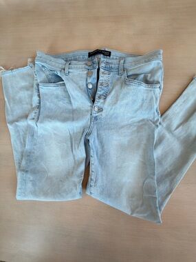 Veronica Beard Pale Blue High-Rise Button-Fly Jeans